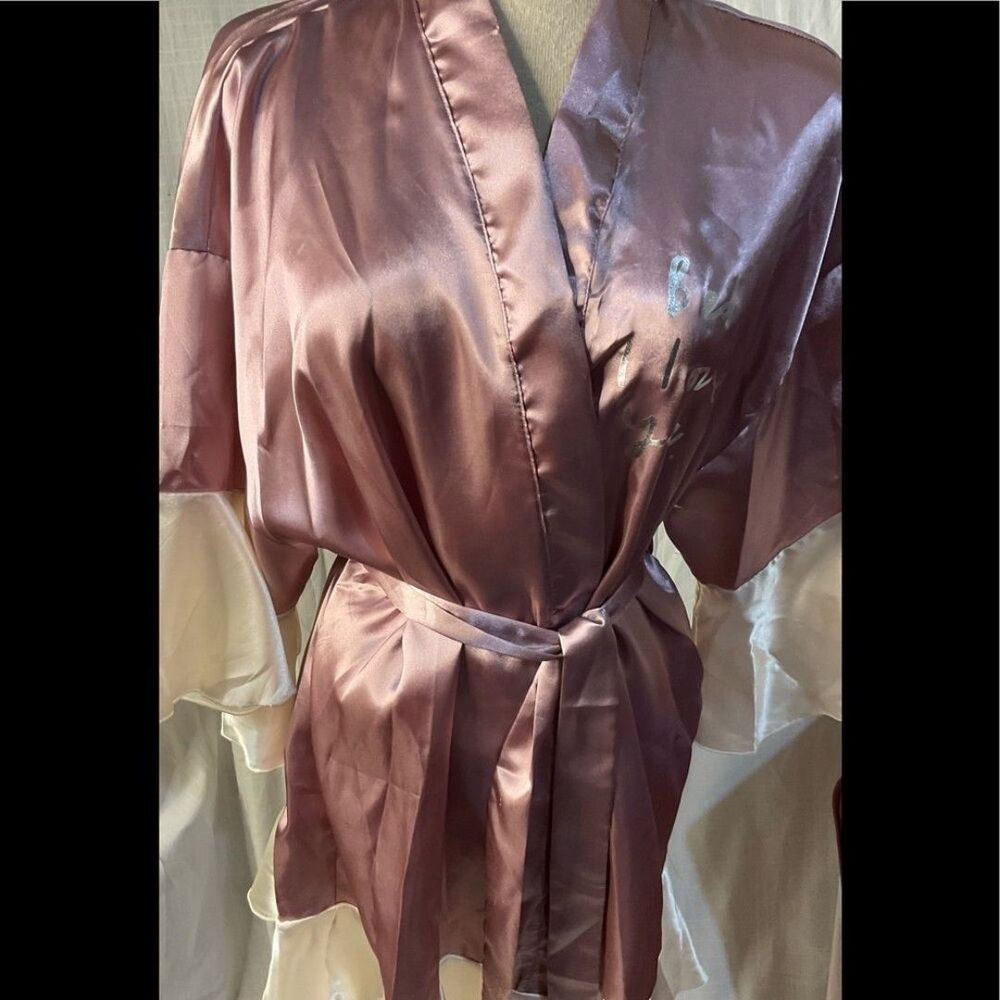 Pink Robe - Picture 4 of 6